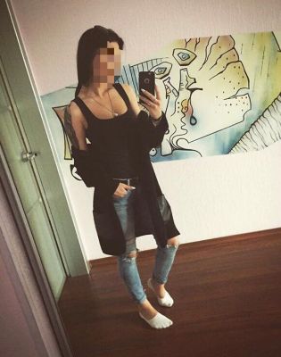 Женя, тел. 8 903 327-59-63 - девушка для массажа