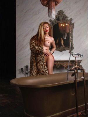 лесби проститутка Милана , от 10000 руб. в час, 25 лет